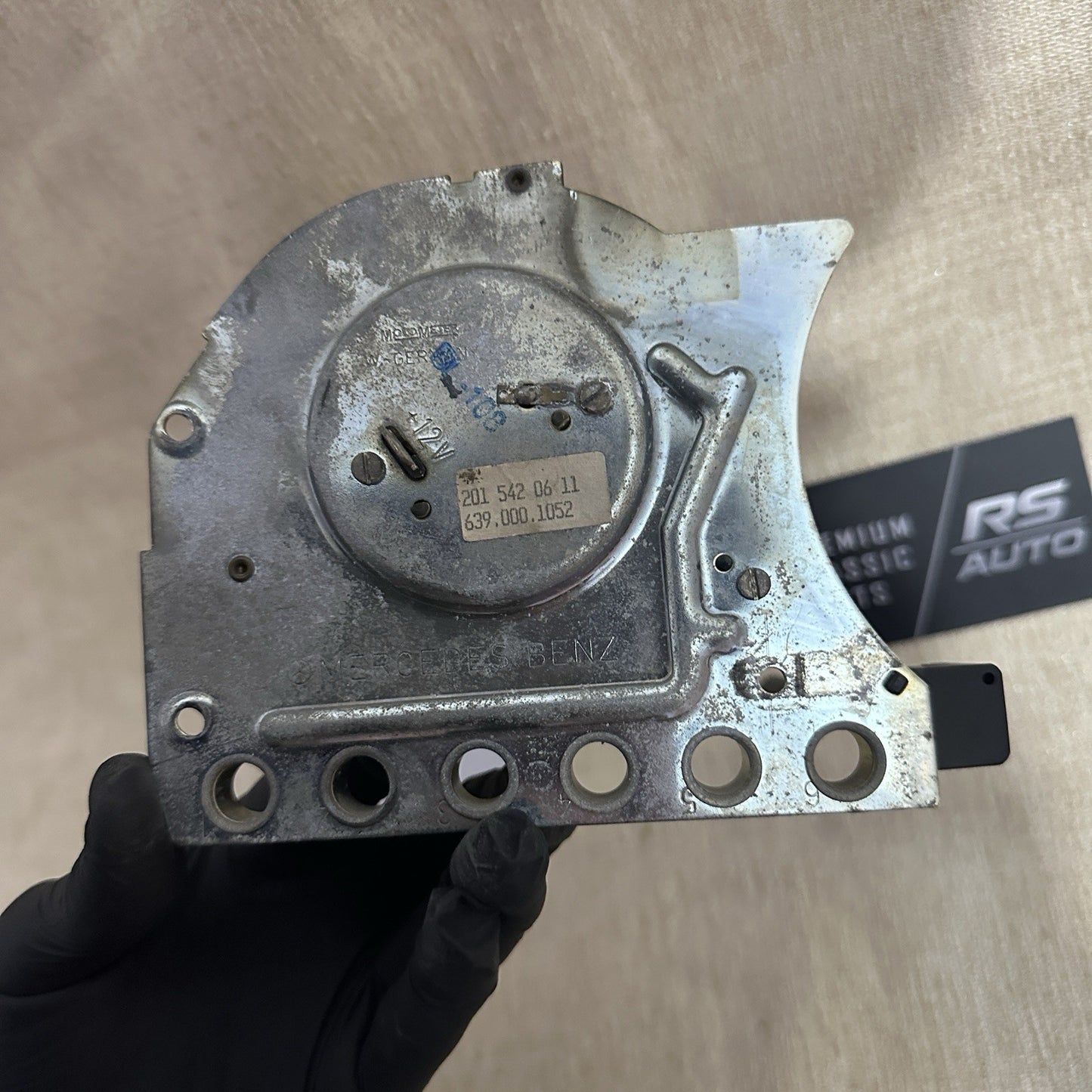 Mercedes Benz 190E 190D W201 Instrument Cluster Clock Gauge 2015420611 OEM VDO