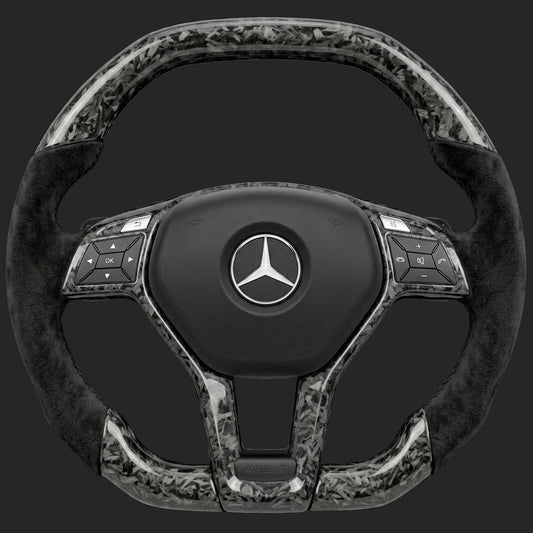 Volante personalizzato per Mercedes-Benz CLS C218: volante AMG Line con ergonomia sportiva quadrata, carbonio forgiato sopra, sotto e sulla cornice, Alcantara sui lati e palette del cambio