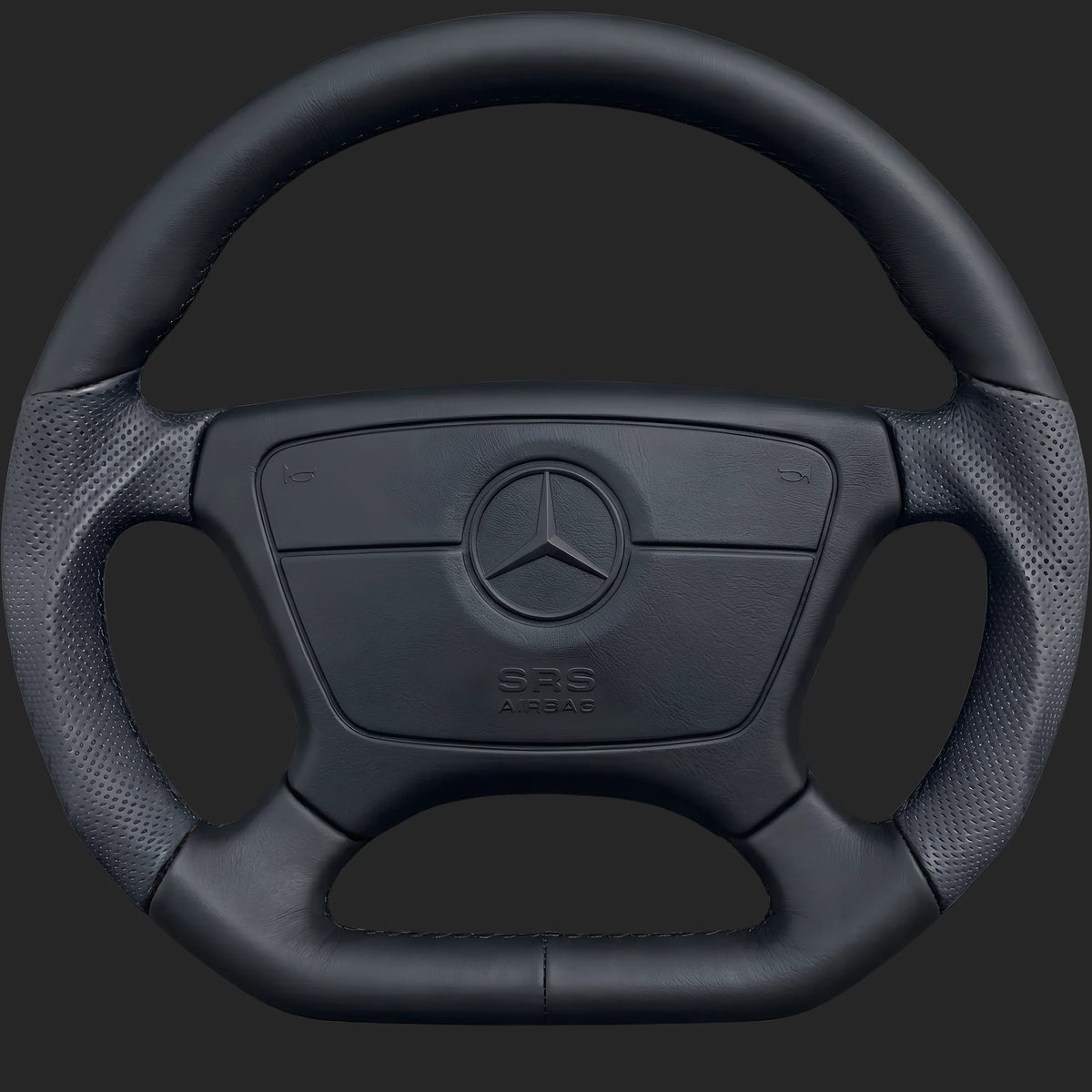 Volante personalizzato per Mercedes-Benz Classe E W210: ergonomia sportiva, base piatta e pelle traforata sui lati