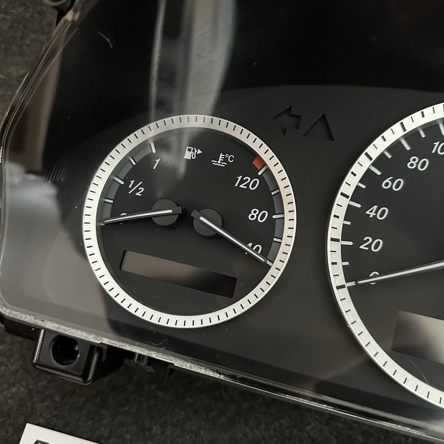 Mercedes Benz C-Class W204 C220 CDI Speedometer Instrument Cluster 2049003402