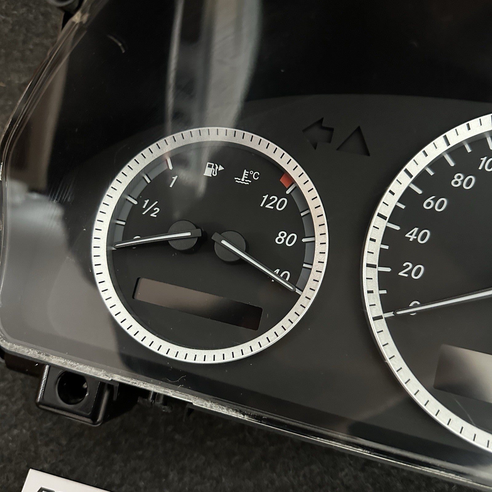 Mercedes Benz C-Class W204 C220 CDI Speedometer Instrument Cluster 2049003402