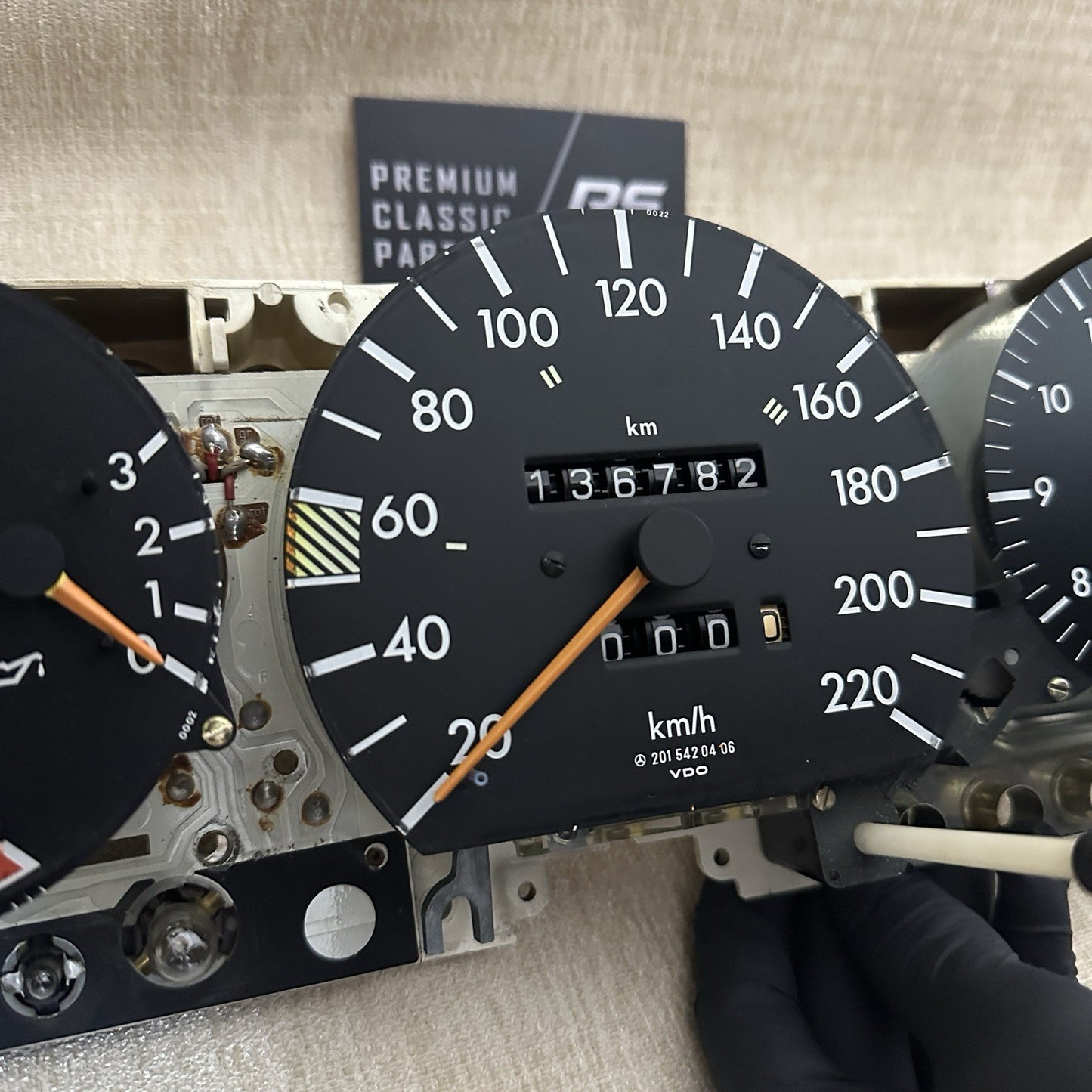 Mercedes 190E W201 Instrument Cluster Set Speedometer 220 km/h Fuel 2015420406