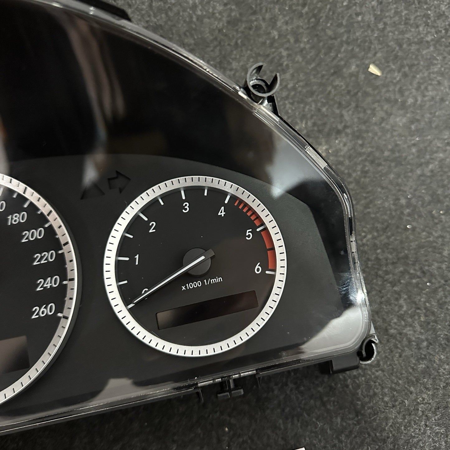 Mercedes Benz C-Class W204 C220 CDI Speedometer Instrument Cluster 2049003402