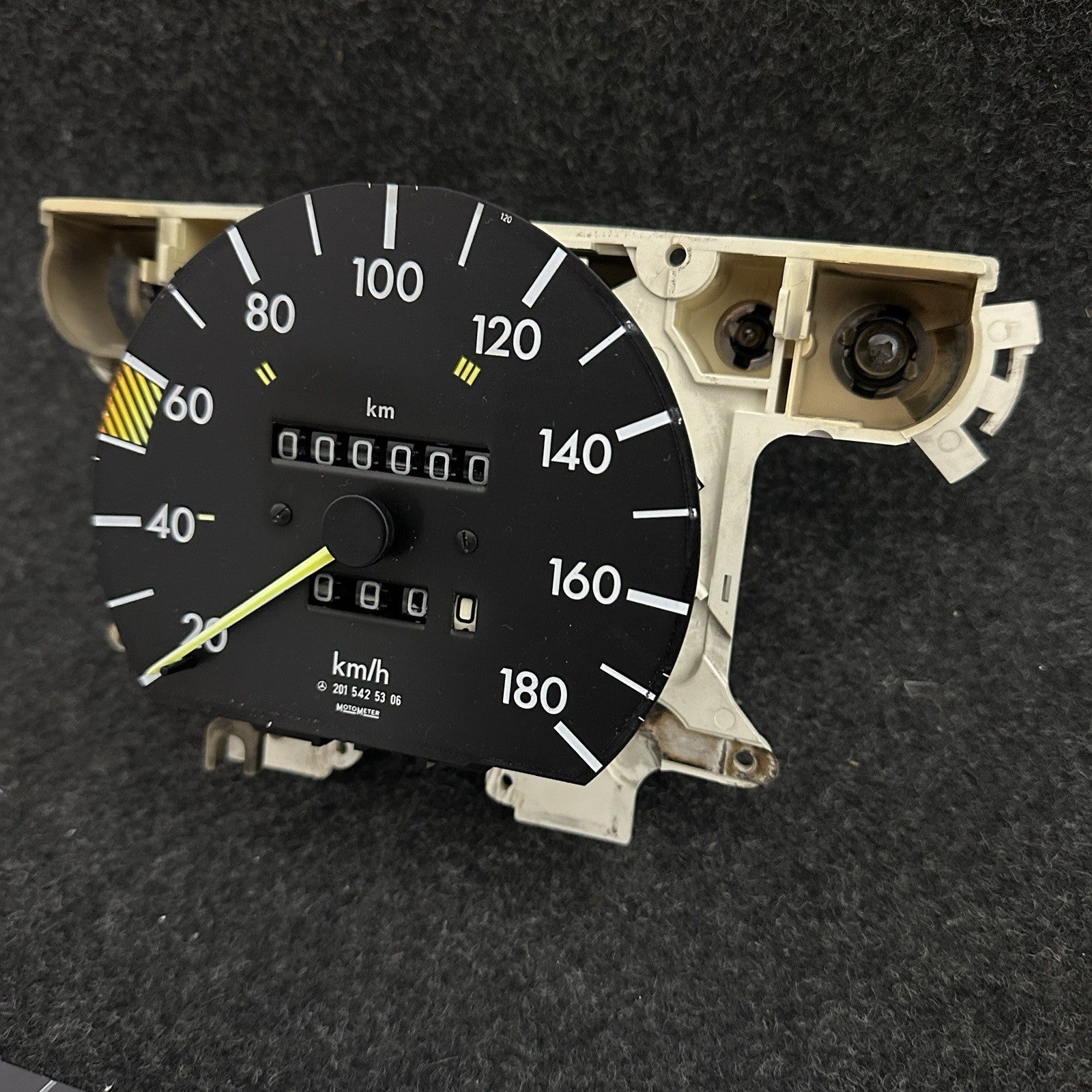 Mercedes Benz 190E W201 82-93 Speedometer 180 KM/H 2015425306 VDO OEM K=780