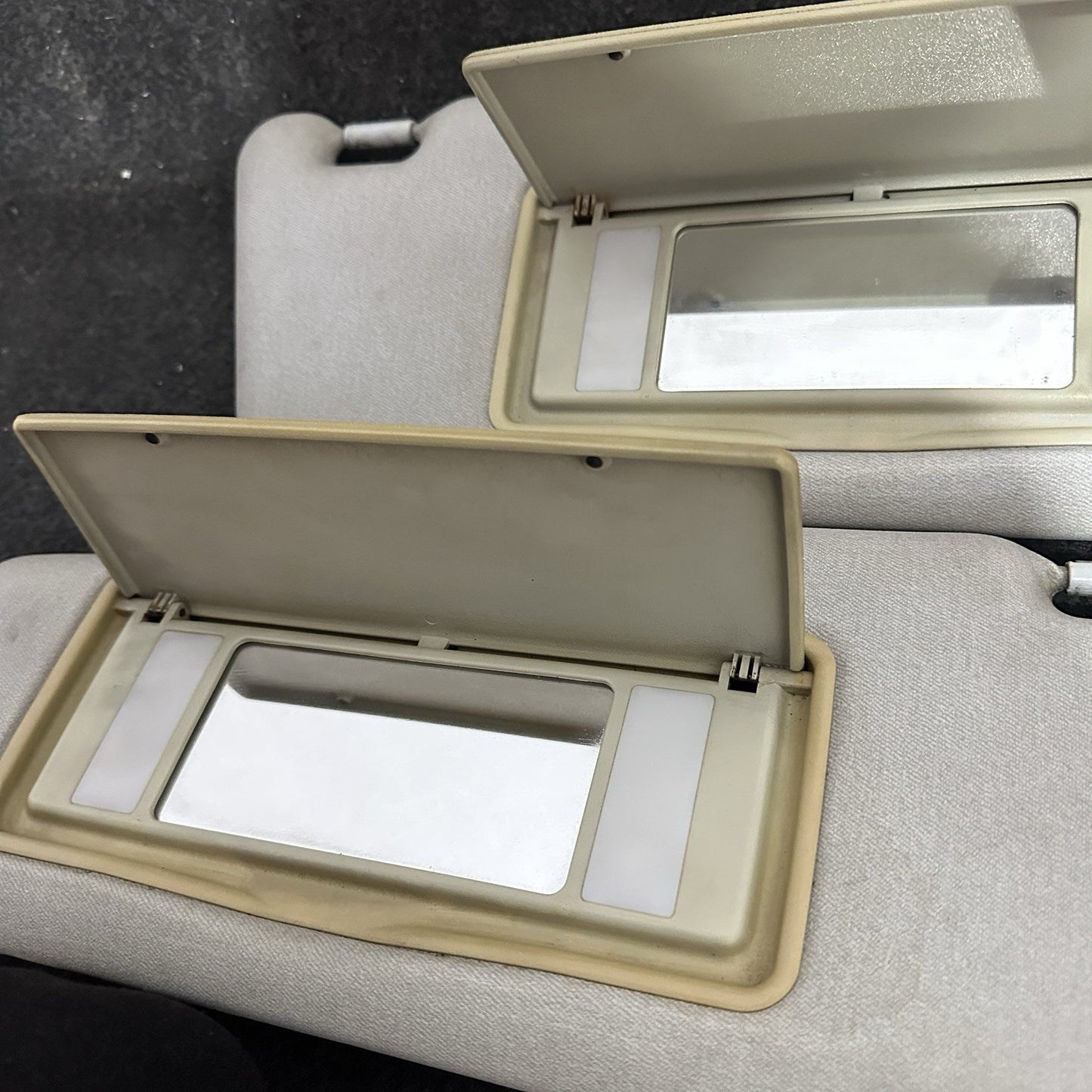 Genuine Mercedes-Benz Sun Visor Set (Beige/Tan) - W210 E-Class / W202 C-Class