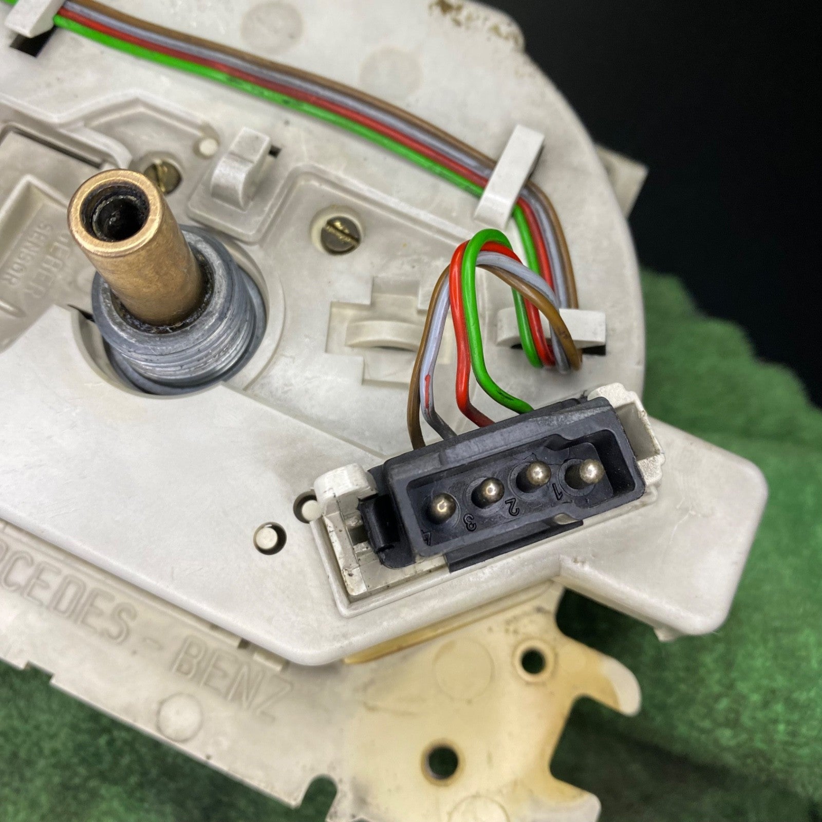 Mercedes Benz E Class W124 Speedometer 220 KM/H 1245427466 VDO OEM 300D 250TD