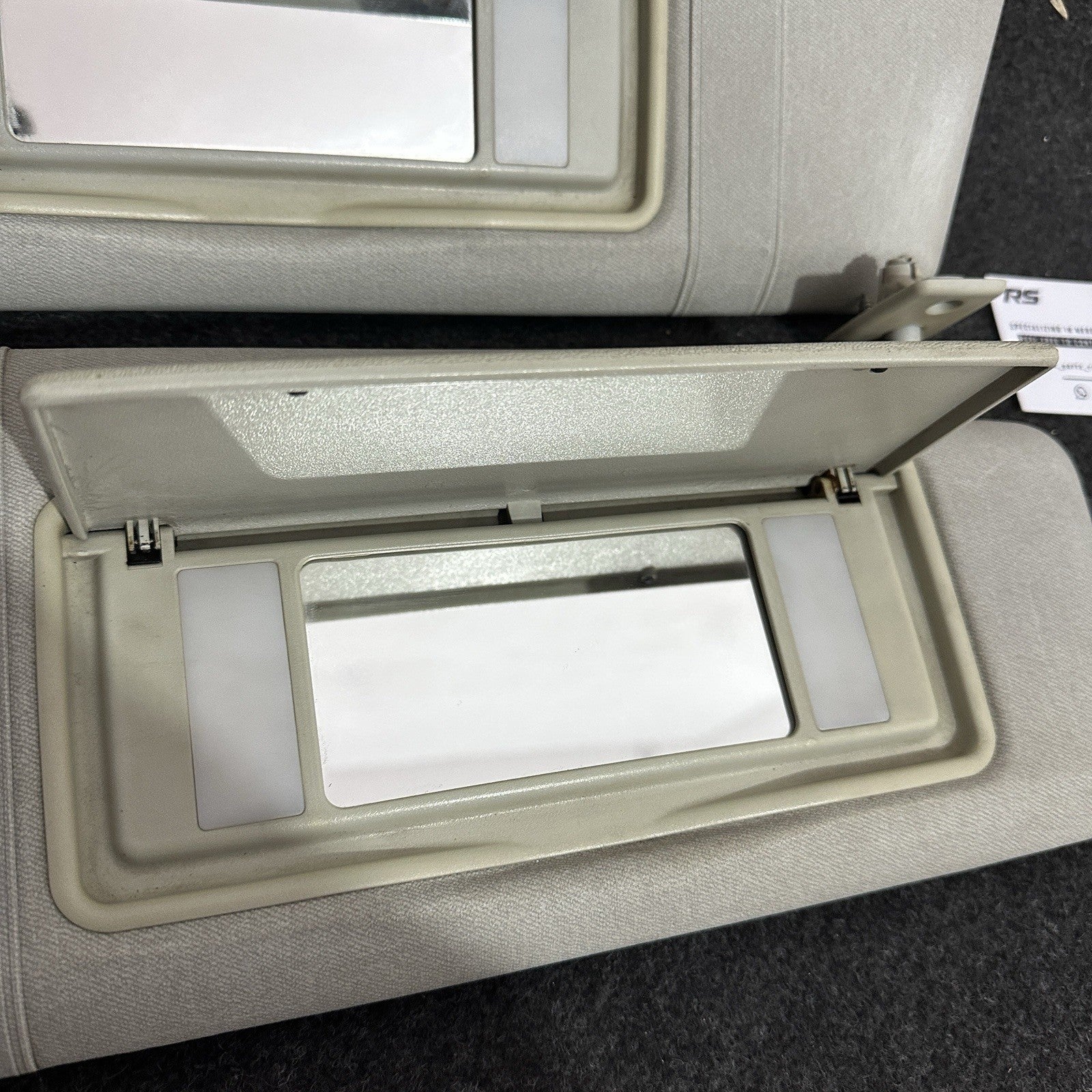 Mercedes E Class W210 W202 96-02 E430 E55 Sun Visor Beige Set With Mirror Light