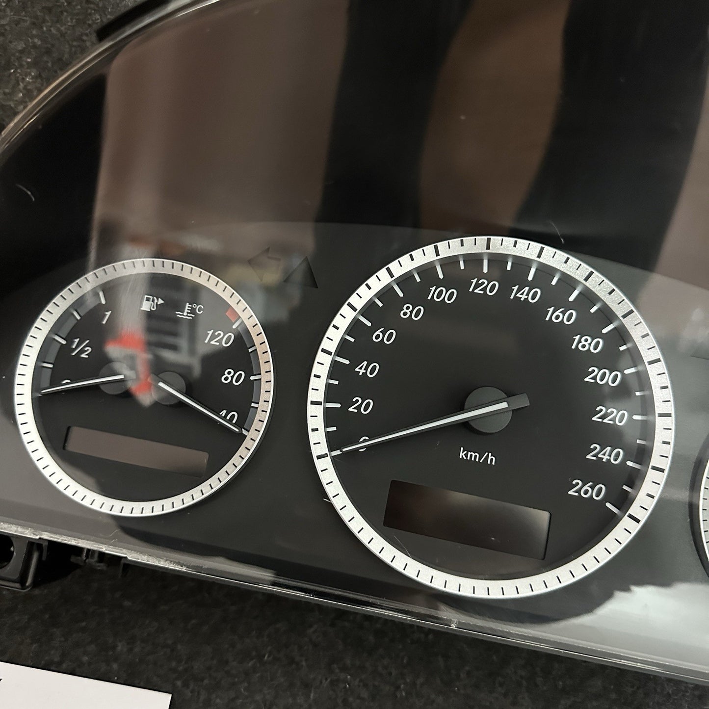 Mercedes Benz C-Class W204 C220 CDI Speedometer Instrument Cluster 2049003402