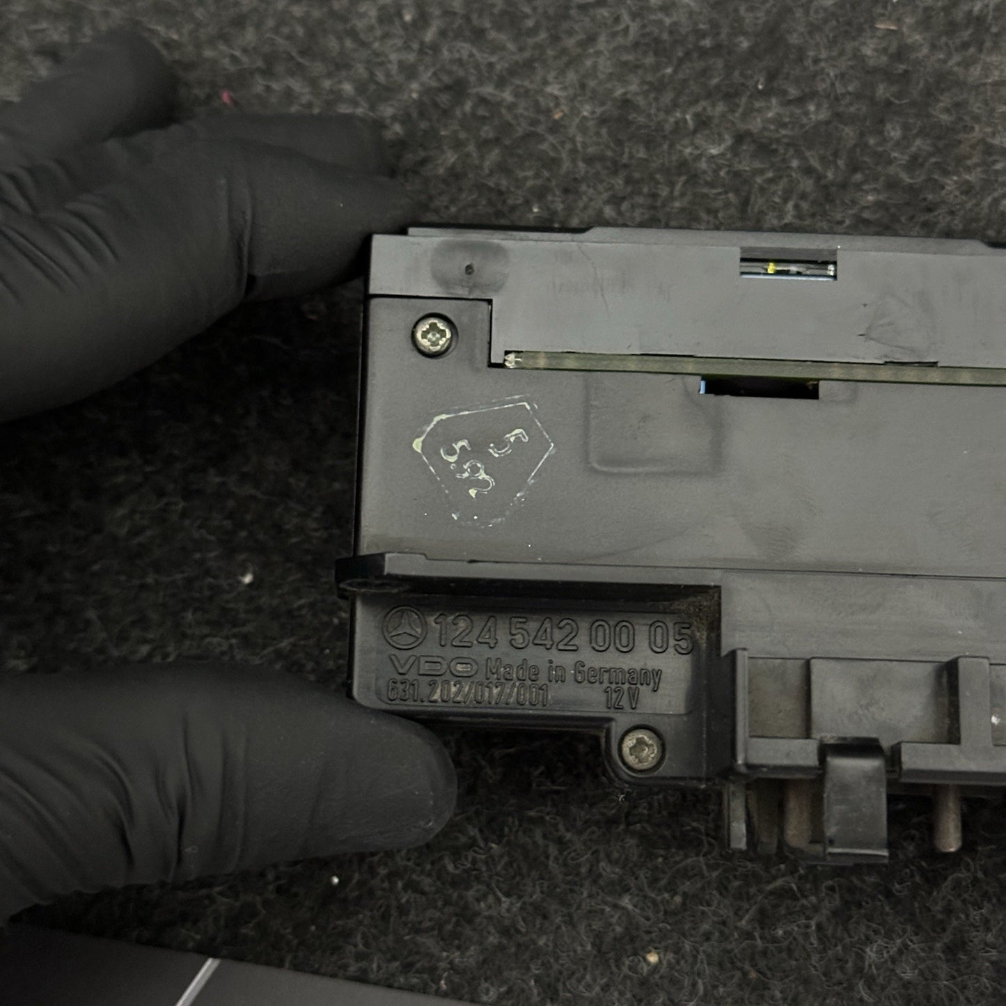 Mercedes Benz W124 W463 Instrument Outside Temperature Display °C 1245420005