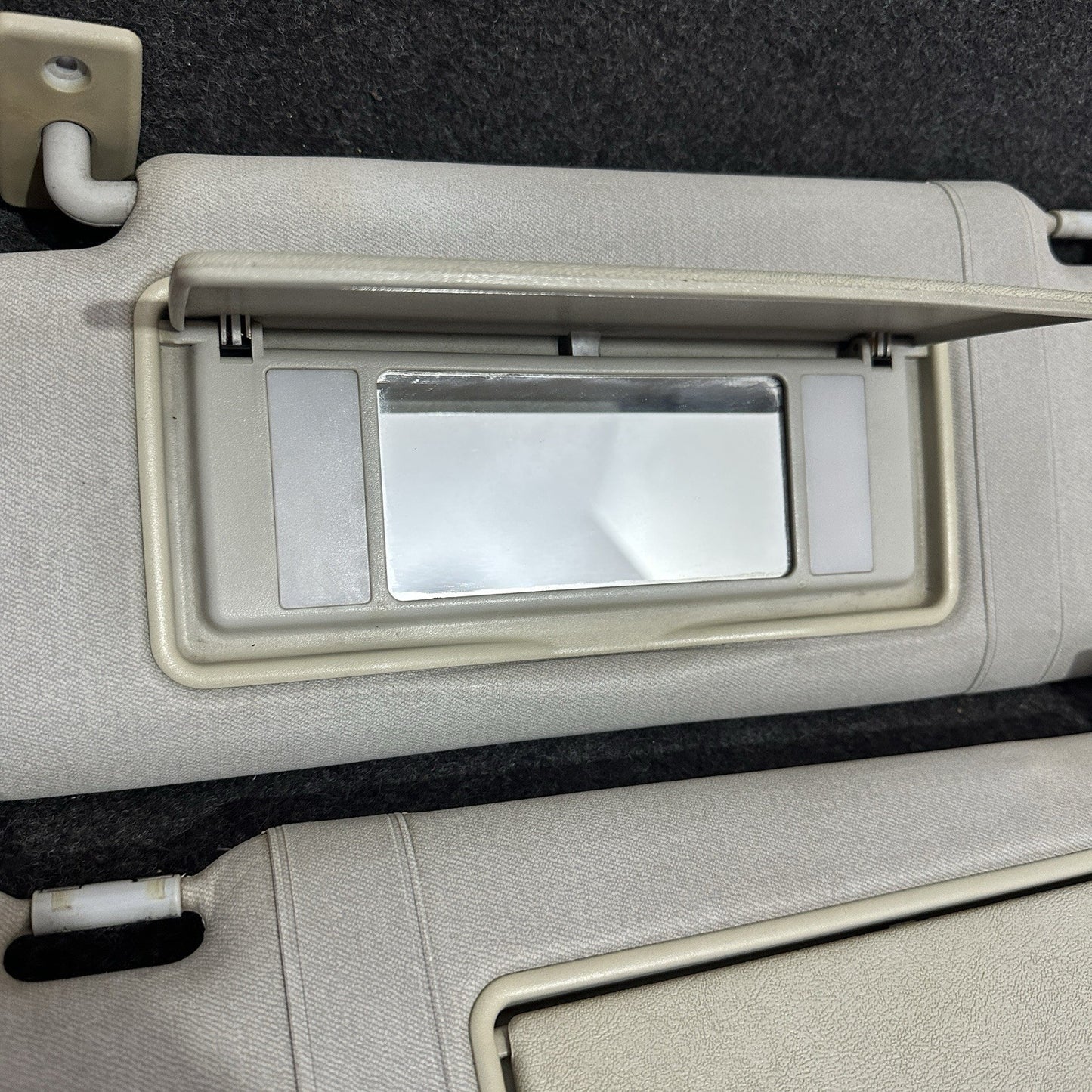 Mercedes E Class W210 W202 96-02 E430 E55 Sun Visor Beige Set With Mirror Light