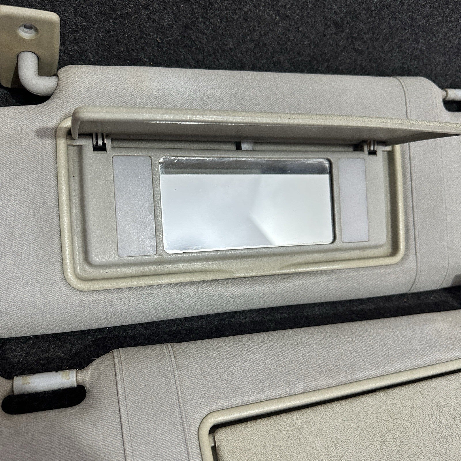 Mercedes E Class W210 W202 96-02 E430 E55 Sun Visor Beige Set With Mirror Light