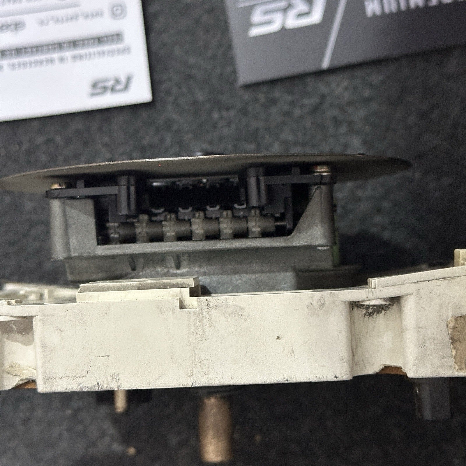 Mercedes Benz 190E W201 82-93 Speedometer 180 KM/H 2015425306 VDO OEM K=780