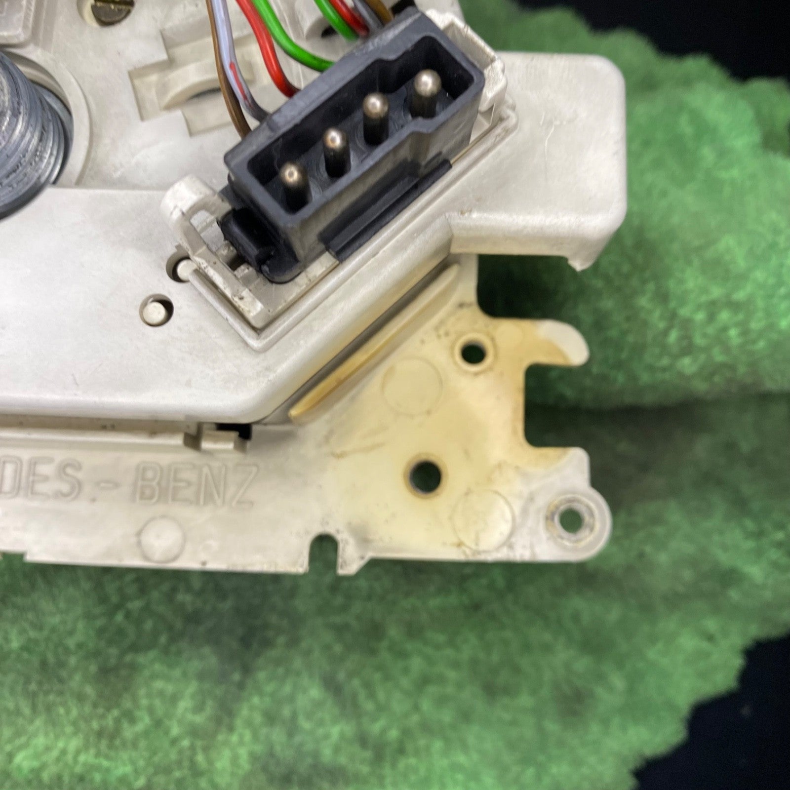 Mercedes Benz E Class W124 Speedometer 220 KM/H 1245427466 VDO OEM 300D 250TD