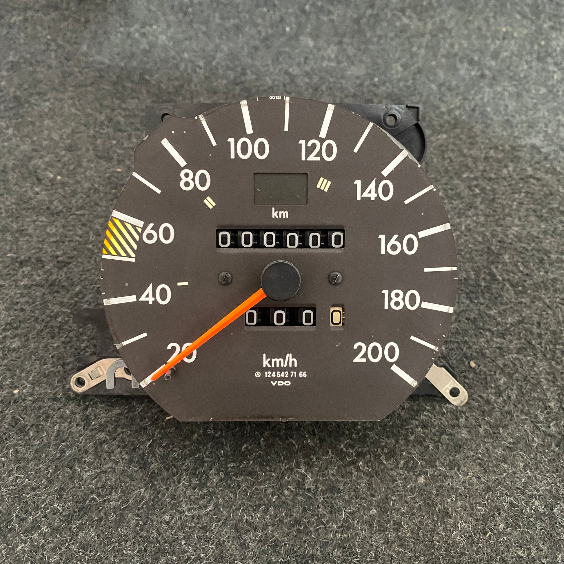 Refurbished Mercedes-Benz W124 VDO Speedometer instrument cluster 1245427166