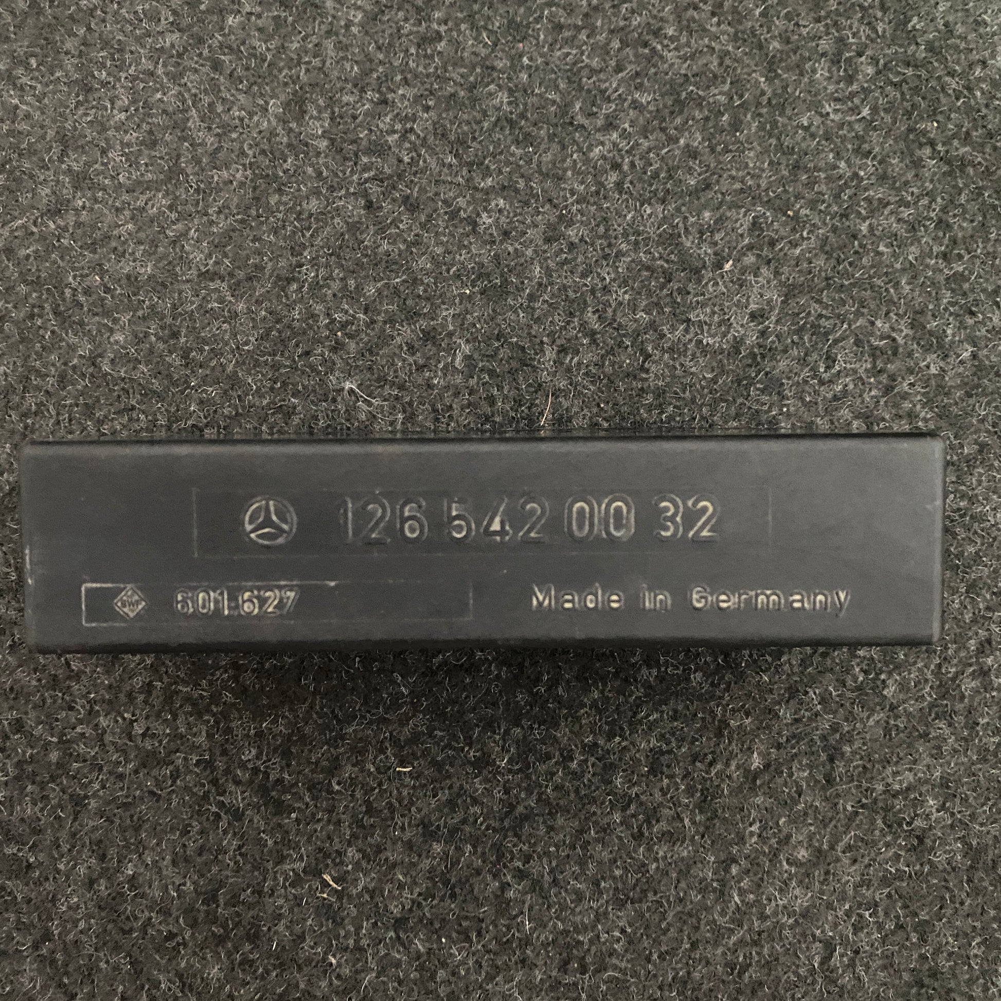 Mercedes-Benz W124 W201 W126 Light Control Module 1265420032