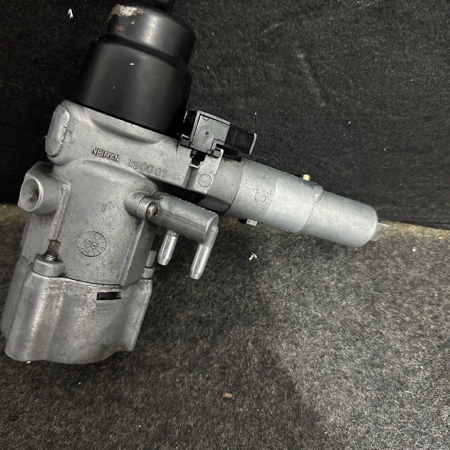 Mercedes-Benz W124 E-Class Ignition Barrel Lock with Key - A1245450114