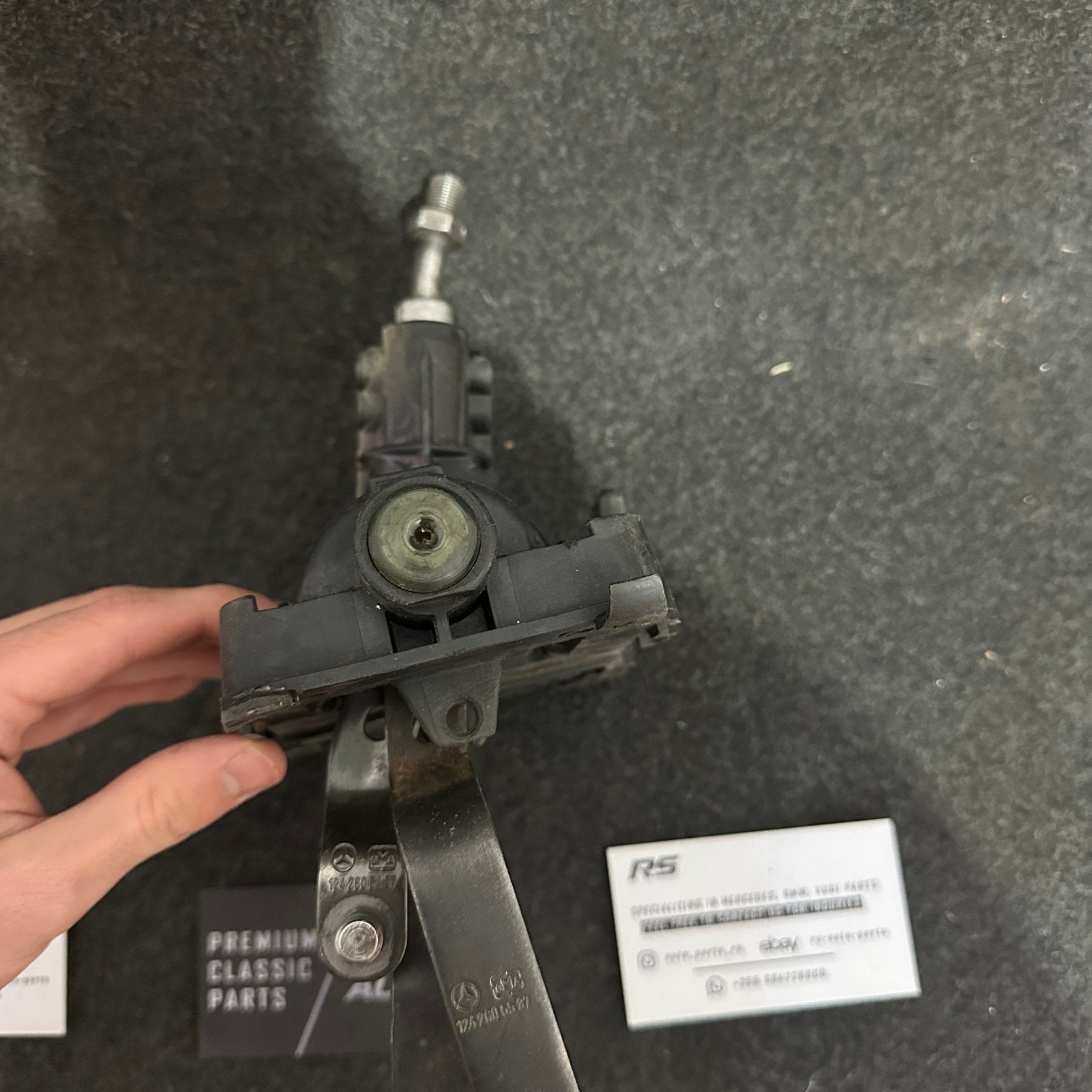 Mercedes Benz W124 W201 190 5 Speed Manual Shifter Gear Selector 1242670305 - RS Auto Parts