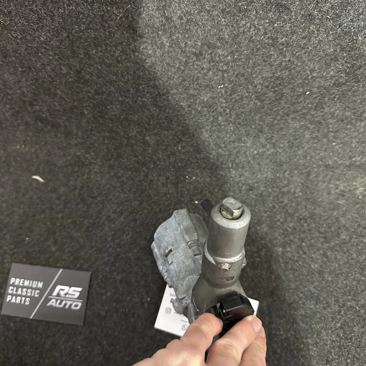 Mercedes-Benz W124 E-Class Refurbished Ignition Barrel Lock with Key - A1245450114