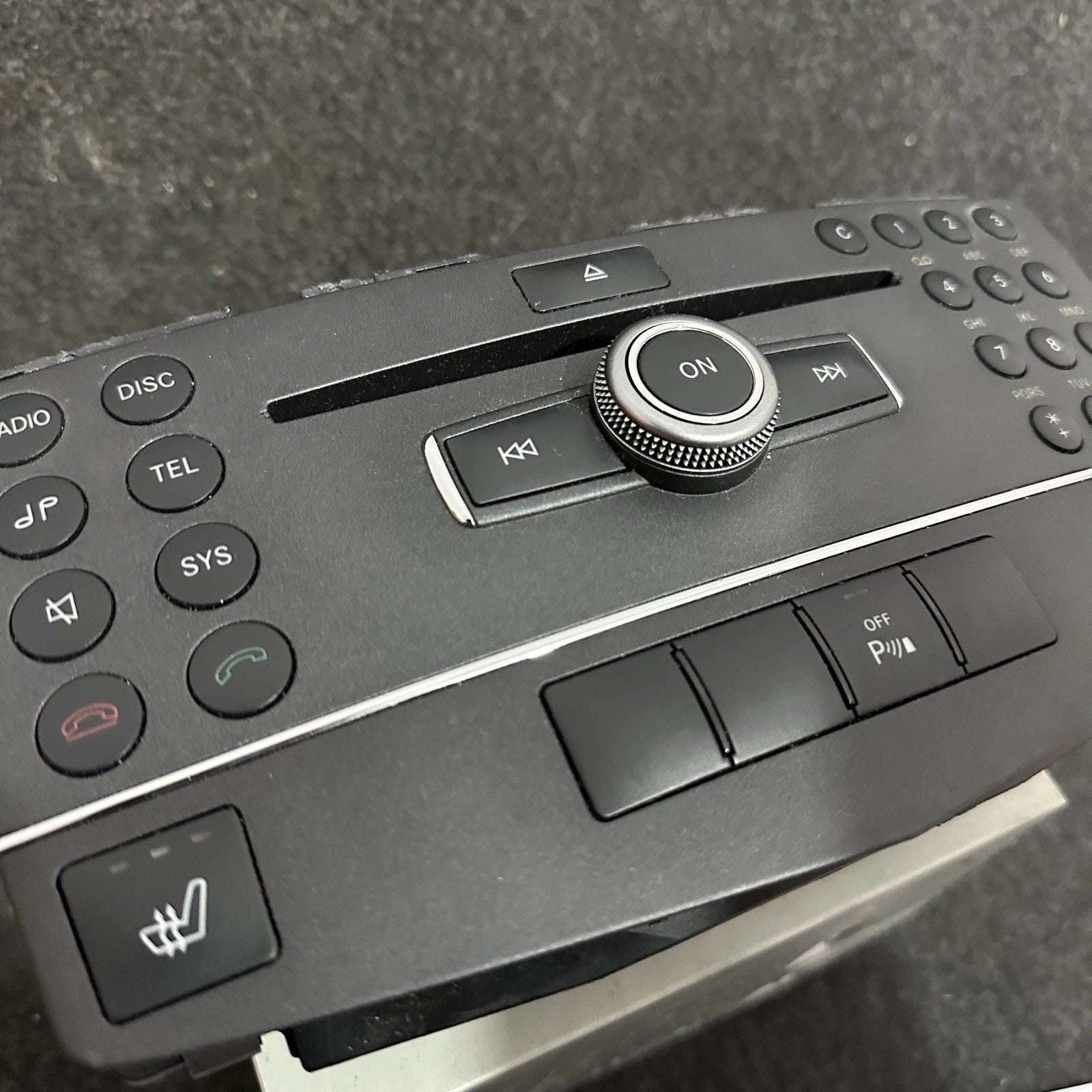 Mercedes-Benz W204 C-Class NTG 4.0 Navigation Radio Stereo Head Unit, Part A2049069801.