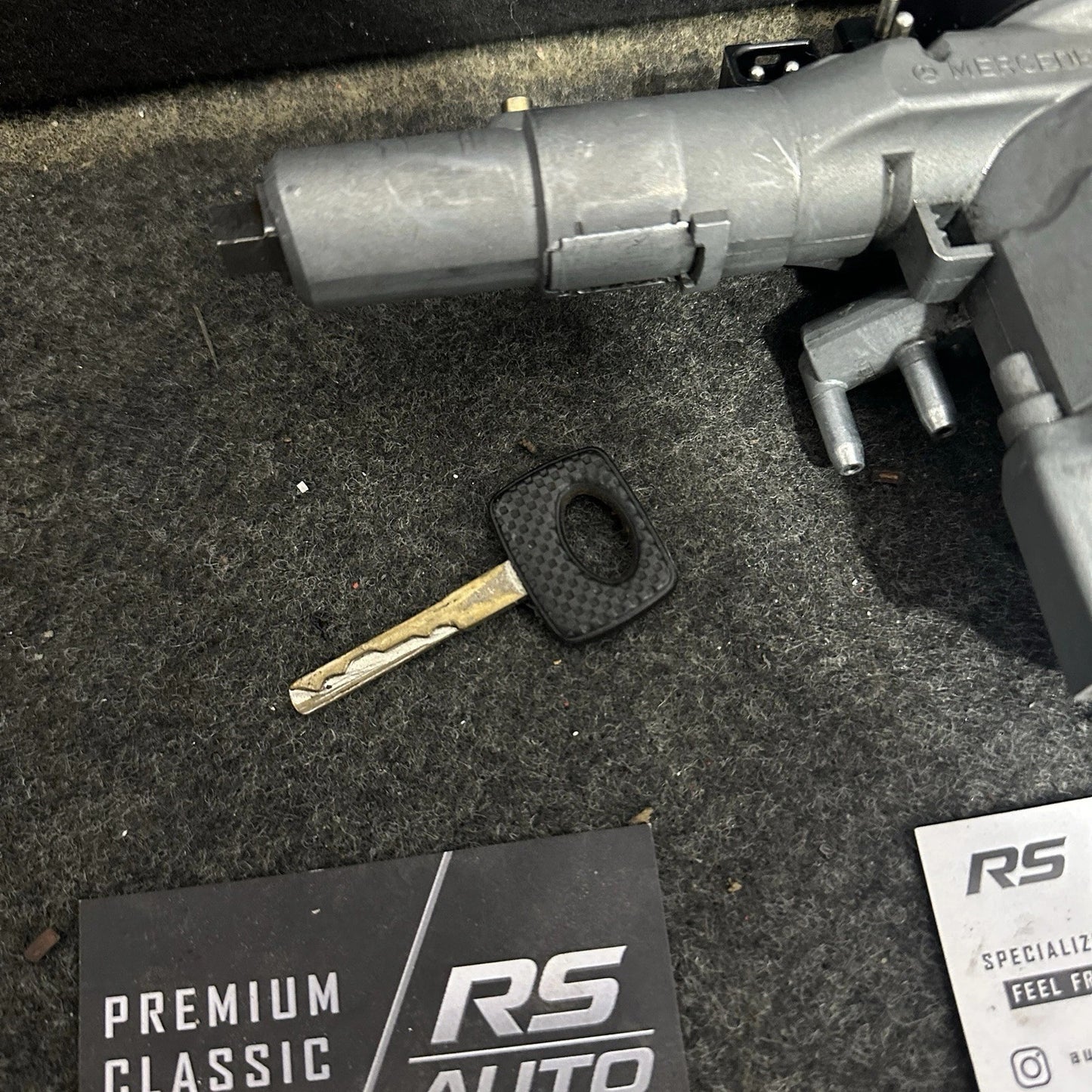 Mercedes-Benz W124 E-Class Ignition Barrel Lock with Key - A1245450114