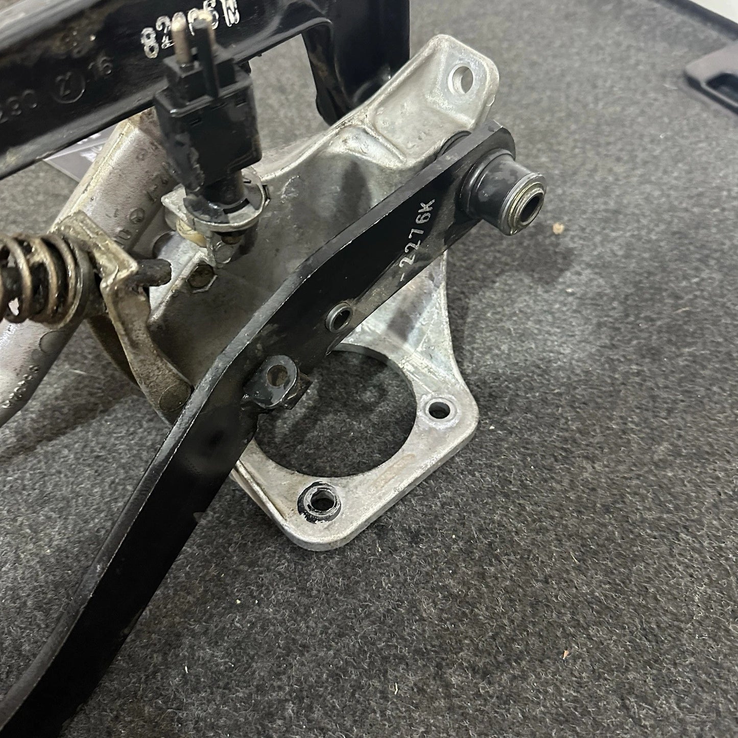 Mercedes-Benz W124 W201 Manual - Brake & Clutch Pedal Assembly + Cylinder