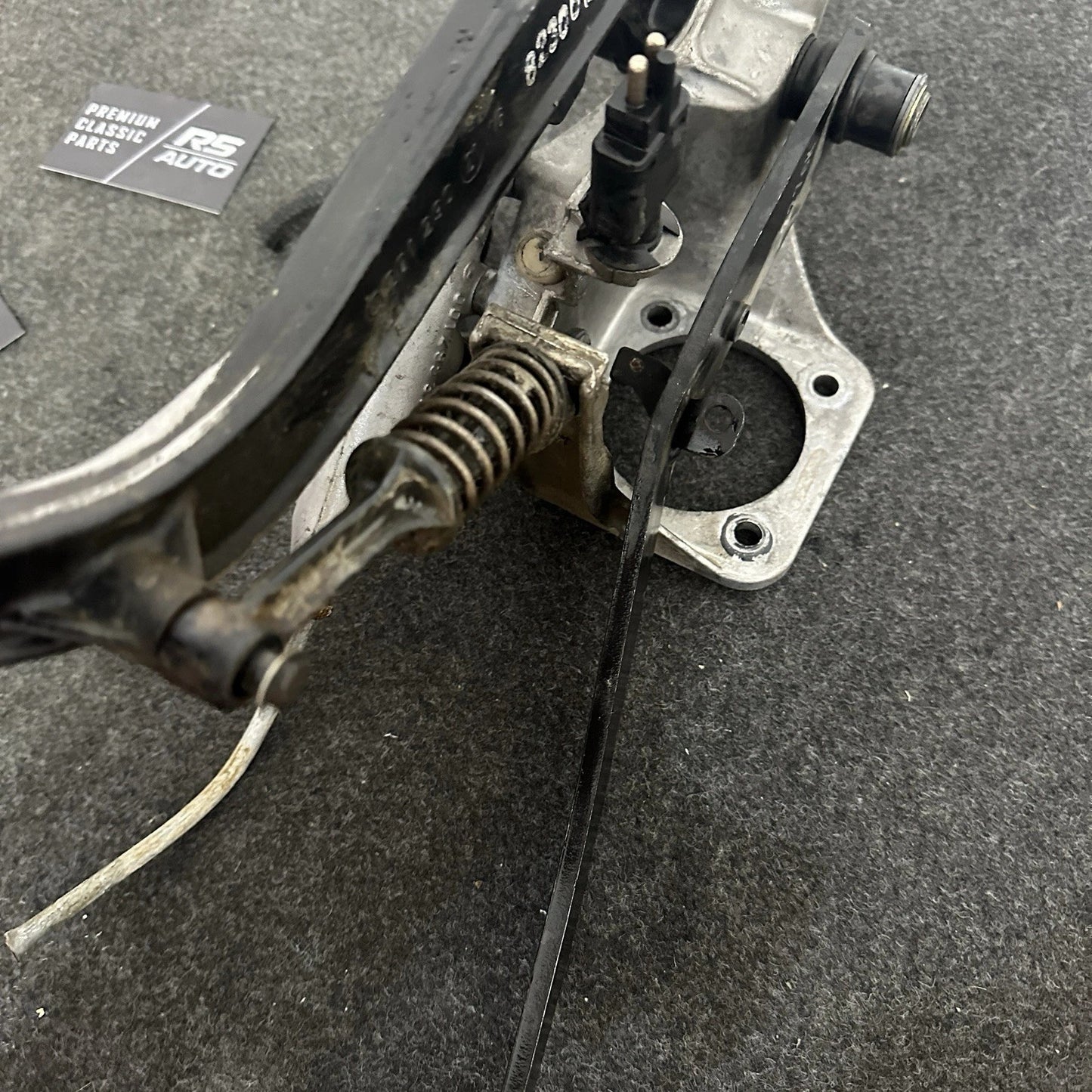 Mercedes-Benz W124 W201 Manual - Brake & Clutch Pedal Assembly + Cylinder