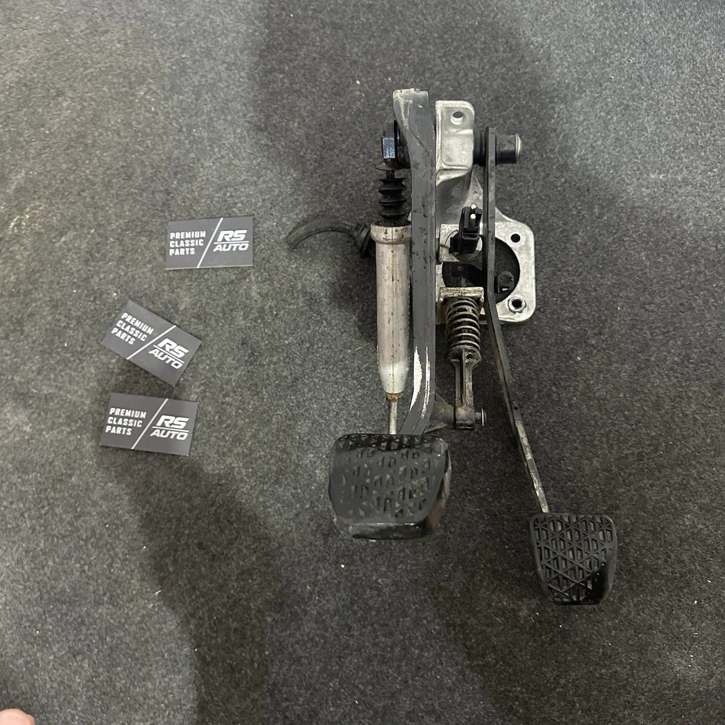 Mercedes W124 W201 Manual Conversion Pedal Set, Clutch and Brake Assembly for 190E and E-Class, Genuine OEM Part.