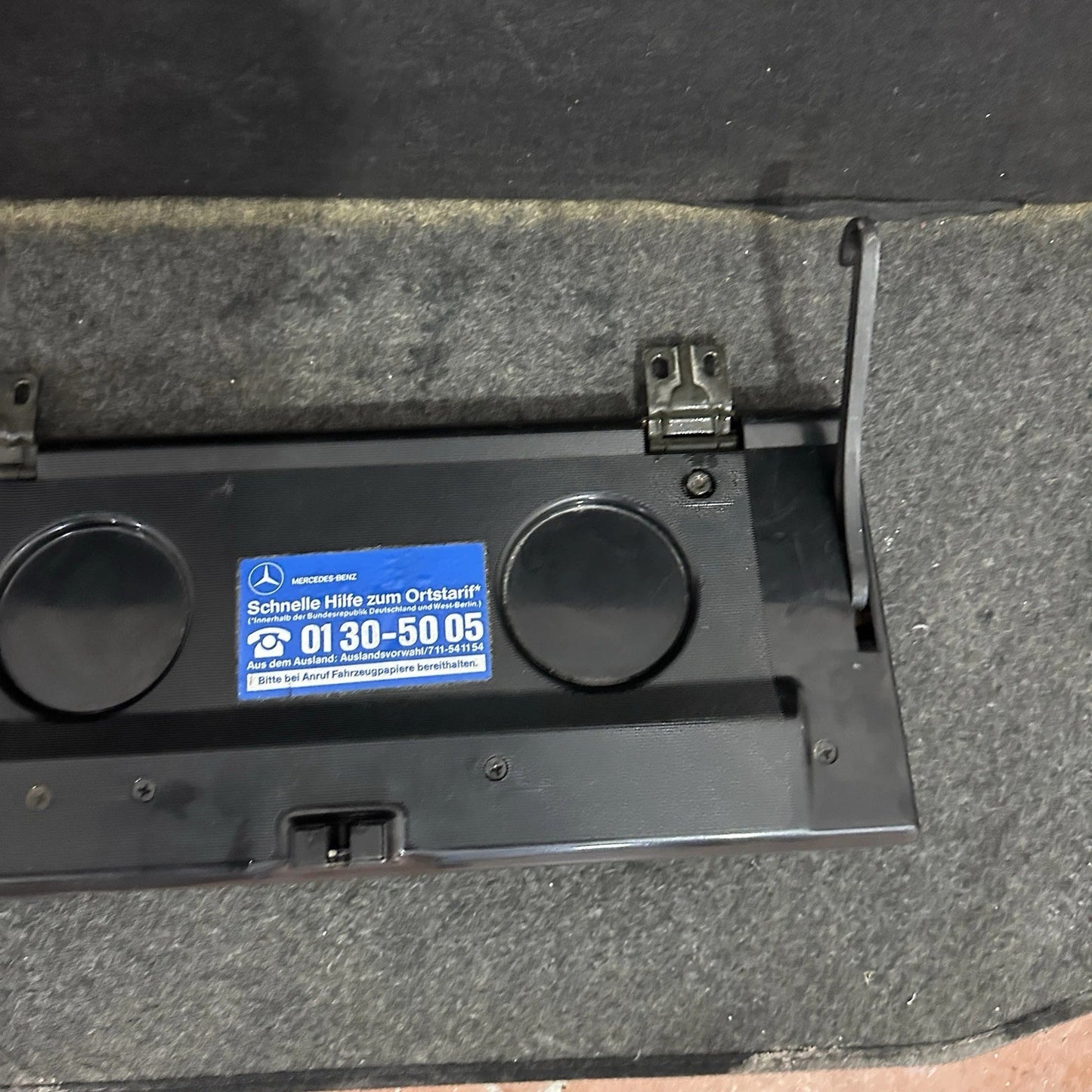 Mercedes-Benz W124 Glovebox Lid Assembly, Cream-Beige Vinyl, Part Number A1246890087, 1991 300E Donor.