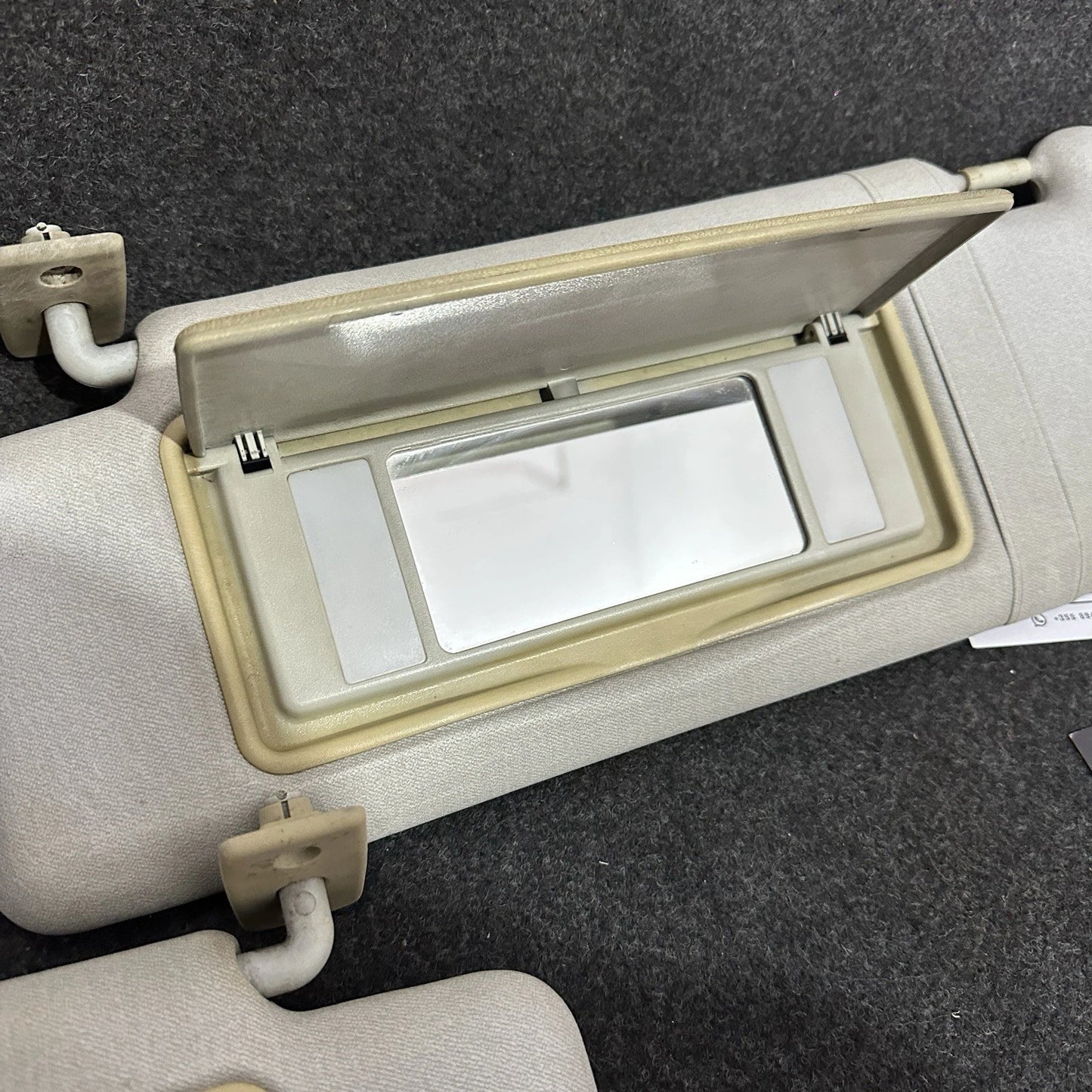 Genuine Mercedes-Benz Sun Visor Set (Beige/Tan) - W210 E-Class / W202 C-Class