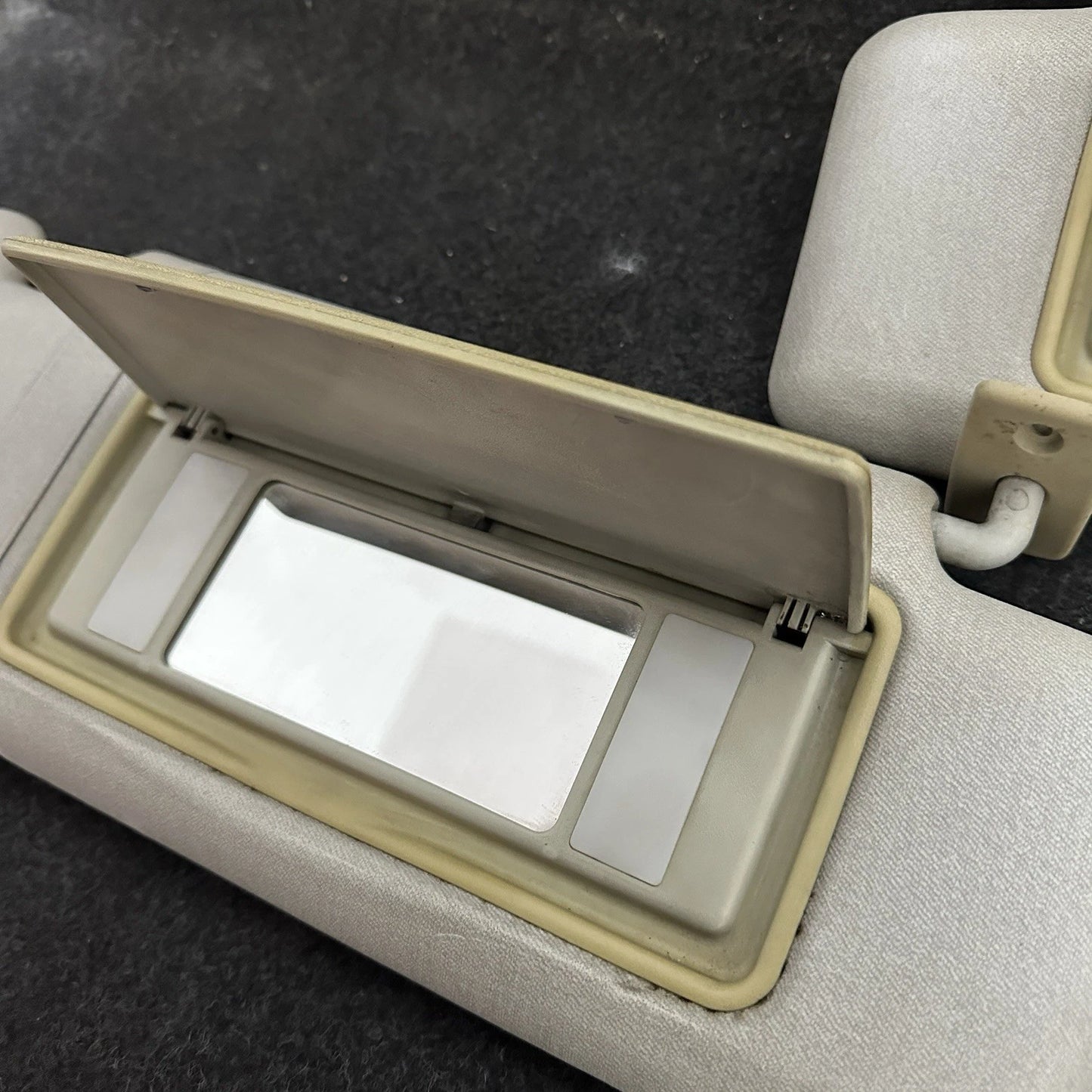 Genuine Mercedes-Benz Sun Visor Set (Beige/Tan) - W210 E-Class / W202 C-Class